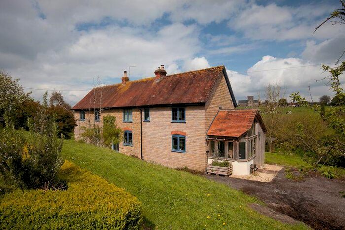 4 Bedroom Detached House For Sale In East Stour, SP8