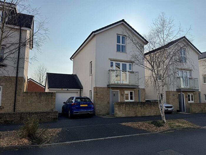 4 Bedroom Link Detached House For Sale In Nightingale Way, Westfield, BA3