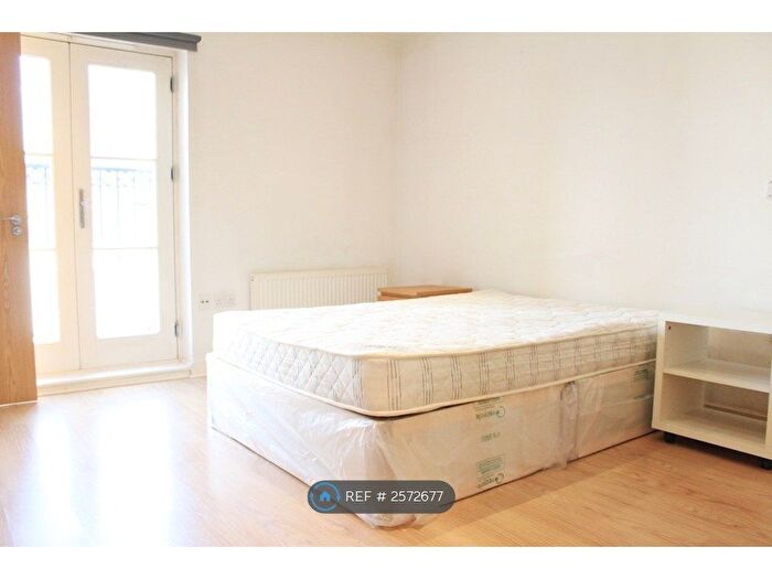 4 Bedroom Flat To Rent In Northpoint Square, London, NW1