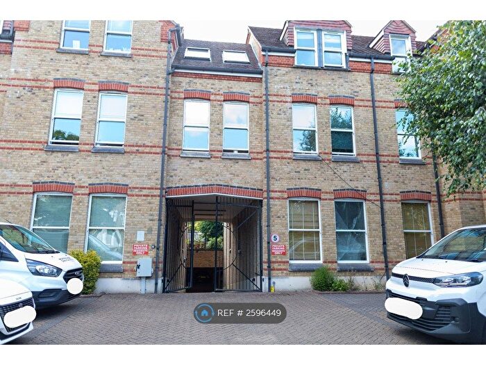 2 Bedroom Flat To Rent In Grange Park, London, W5