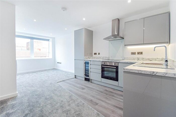 1 Bedroom Apartment To Rent In Strawberry Hill, Newbury, Berkshire, RG14