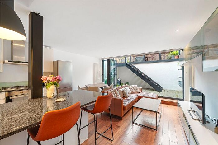 2 Bedroom Flat For Sale In Harwood Road, London, SW6