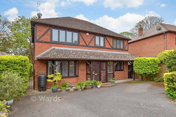 4 Bedroom Detached House For Sale In Woodland Way, Broadstairs, Kent, CT10
