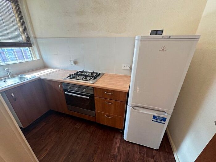 2 Bedroom Flat To Rent In Cross Green Avenue, Cross Green, Leeds, LS9