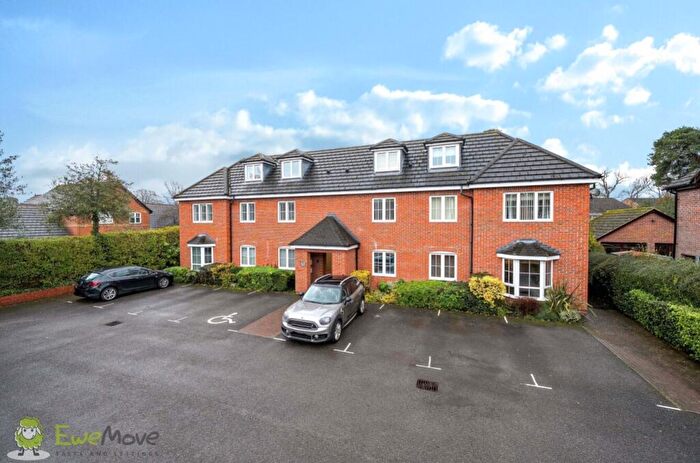 2 Bedroom Flat For Sale In Heath House Heath End Road, Baughurst, Tadley, Hampshire, RG26
