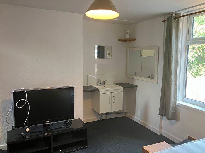 1 Bedroom Terraced House To Rent In Lower High Street, Stourbridge, DY8