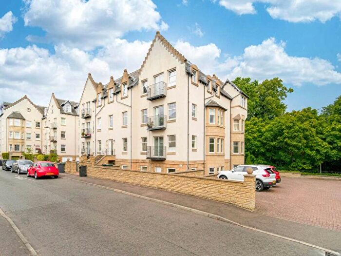 3 Bedroom Apartment To Rent In Mid Steil, Edinburgh, EH10