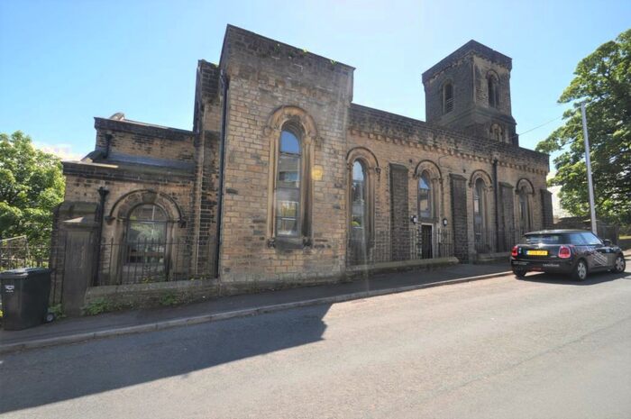 2 Bedroom Ground Flat To Rent In St Georges Church, Sowerby Bridge, HX6