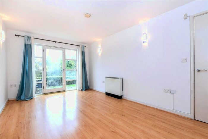 1 Bedroom Flat To Rent In Kennet Walk, Reading, Berkshire, RG1