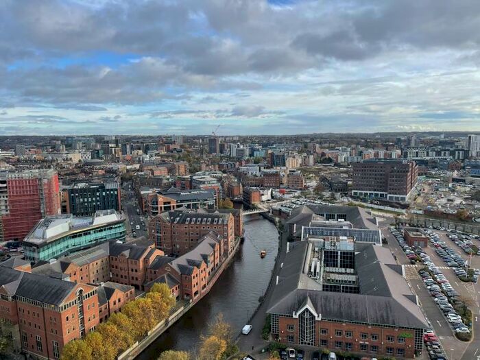 2 Bedroom Apartment To Rent In Bridgewater Place, Leeds, LS11