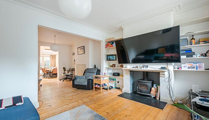 2 Bedroom Property To Rent In Birley Street, SW11