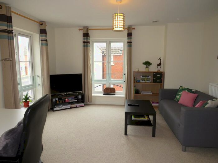 1 Bedroom Flat To Rent In East Fields Road, Bristol, BS16