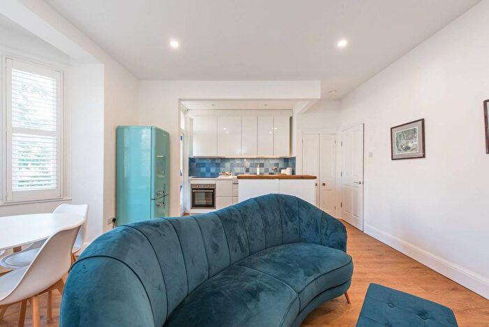 1 Bedroom Flat To Rent In Park Road, High Barnet, Barnet, EN5