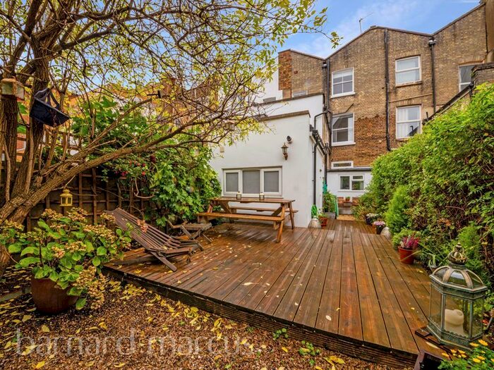 2 Bedroom Flat To Rent In Axminster Road, Holloway, N7