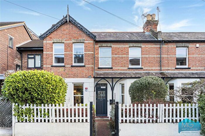 3 Bedroom Semi Detached House For Sale In Bibsworth Road, London, N3