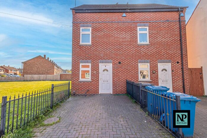 3 Bedroom Semi-Detached House To Rent In New Street, Tamworth, B77