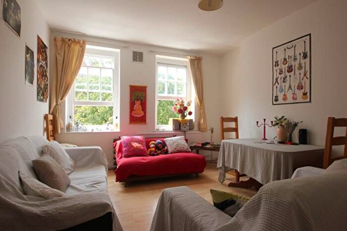 2 Bedroom Flat To Rent In Avenal Mansions, Highbury And Islington, N5