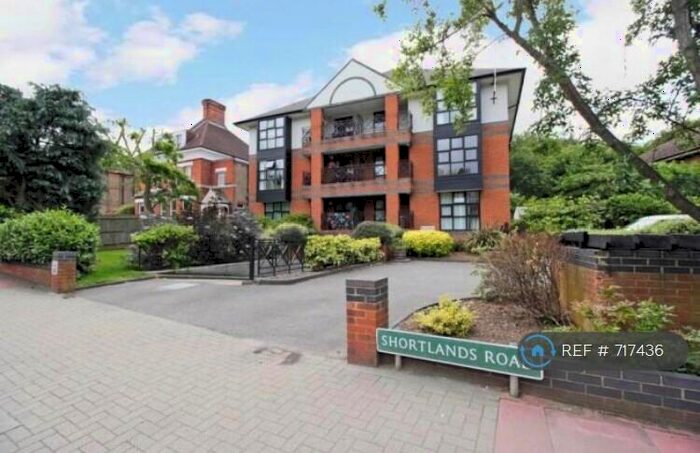 2 Bedroom Flat To Rent In The Knoll, Bromley, BR2