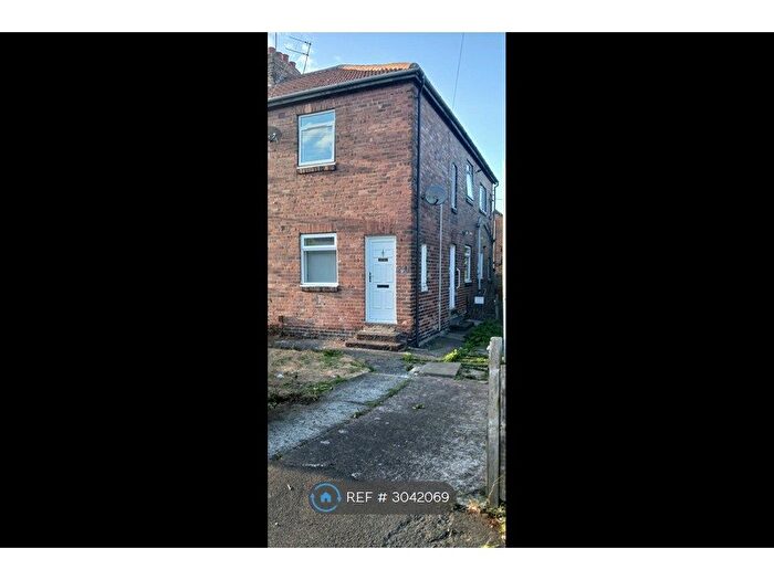 3 Bedroom Flat To Rent In Scarborough Road, Newcastle Upon Tyne, NE6