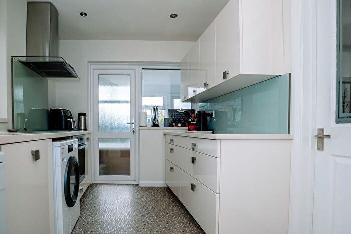 3 Bedroom Semi-Detached House For Sale In Winchester Crescent, Fulwood, S10