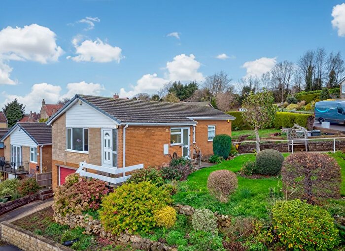 3 Bedroom Detached House For Sale In The Greenway, Whitwell, S80