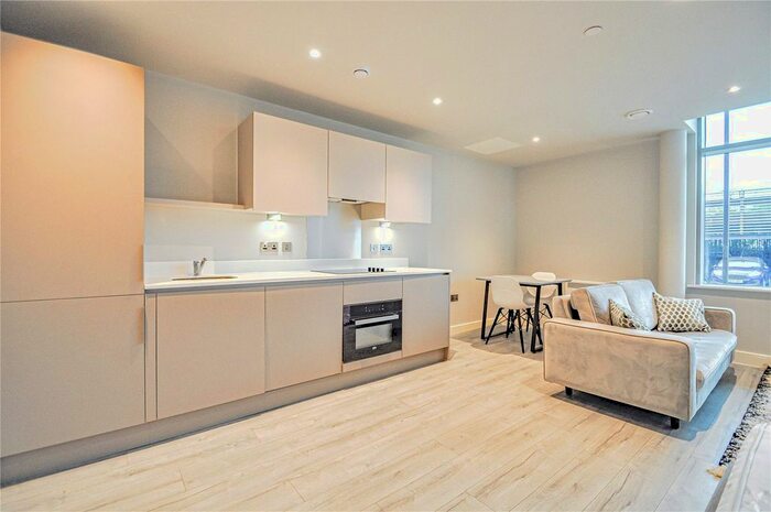 1 Bedroom Studio To Rent In Wokingham Road, Bracknell, Berkshire RG42