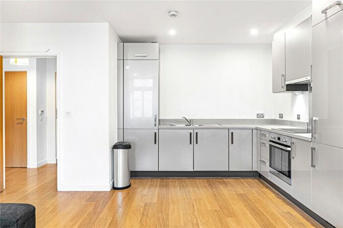 2 Bedroom Apartment To Rent In Coral Apartments, Salton Square, London, E14