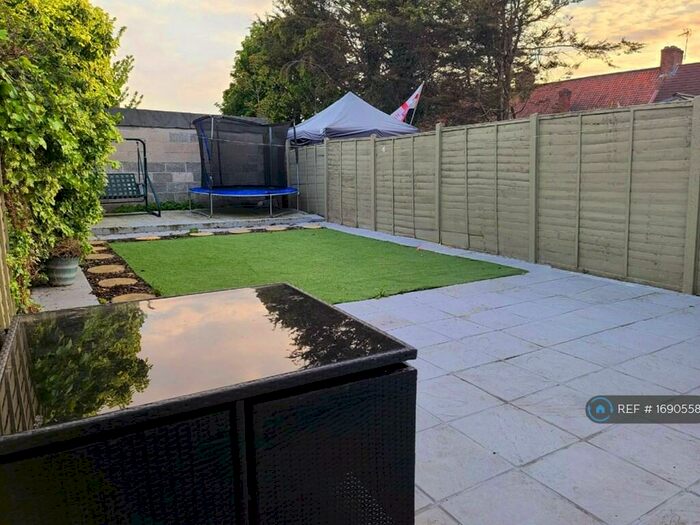 3 Bedroom Terraced House To Rent In Warrington Road, Dagenham, London, RM8