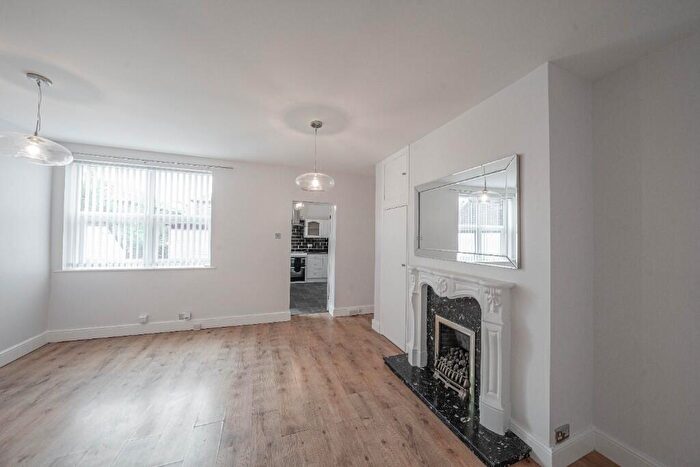 1 Bedroom Flat To Rent In Maxwell Street, Bensham, Gateshead, Tyne And Wear, NE8