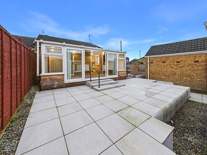 2 Bedroom Semi-detached Bungalow For Sale In Northdale Park, Swanland, HU14