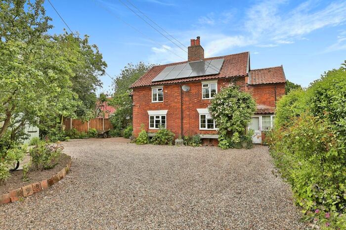 5 Bedroom Character Property For Sale In Swaffham Road, Wendling, Dereham, NR19