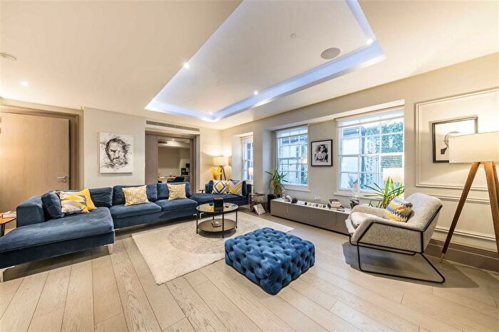 3 Bedroom Flat To Rent In Soho Square, London, W1D