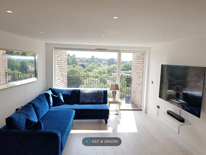 2 Bedroom Flat To Rent In Abbotsford Court, London, NW10