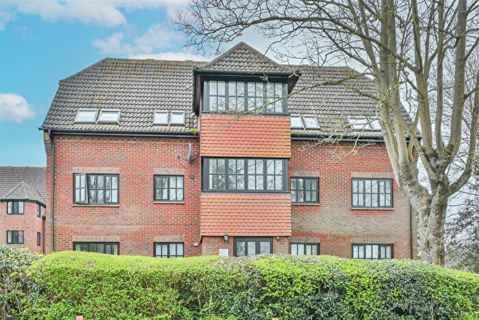 1 Bedroom Apartment For Sale In Sawyers Hall Lane, Brentwood, CM15