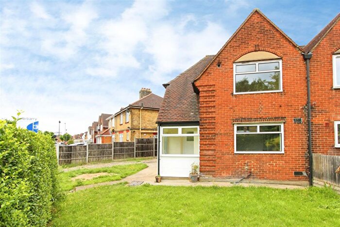 3 Bedroom Semi-Detached House For Sale In Sweet Briar Grove, London, N9