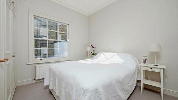 2 Bedroom Flat To Rent In St George's Drive, Pimlico, SW1V