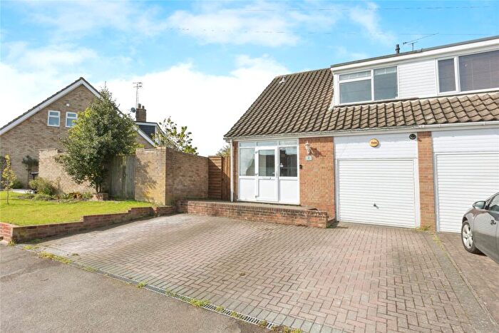 3 Bedroom End Of Terrace House For Sale In Fairview Drive, Higham, Rochester, Kent, ME3