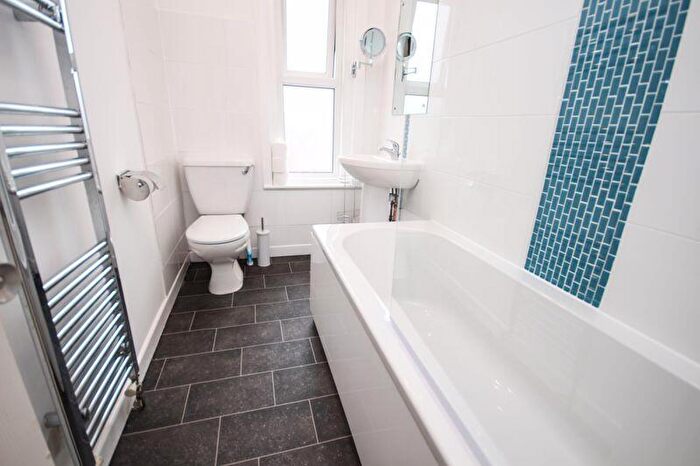 4 Bedroom Semi-Detached House To Rent In Winton, Bournemouth, BH9