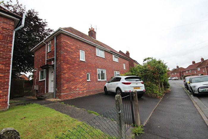 2 Bedroom Semi-Detached House To Rent In St. Andrews Road, Yeovil, BA20