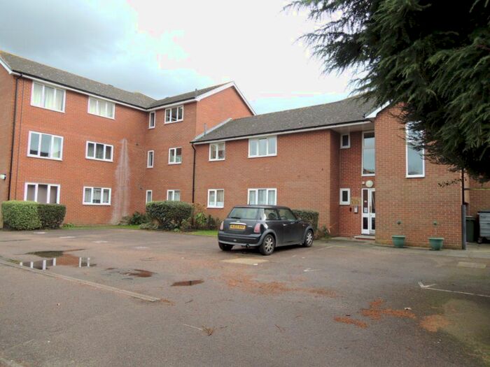 2 Bedroom Flat To Rent In Viceroy Close, Colchester, CO2