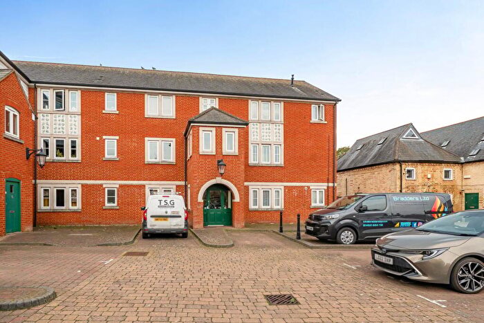 1 Bedroom Apartment For Sale In Coopers Court, Shefford, SG17