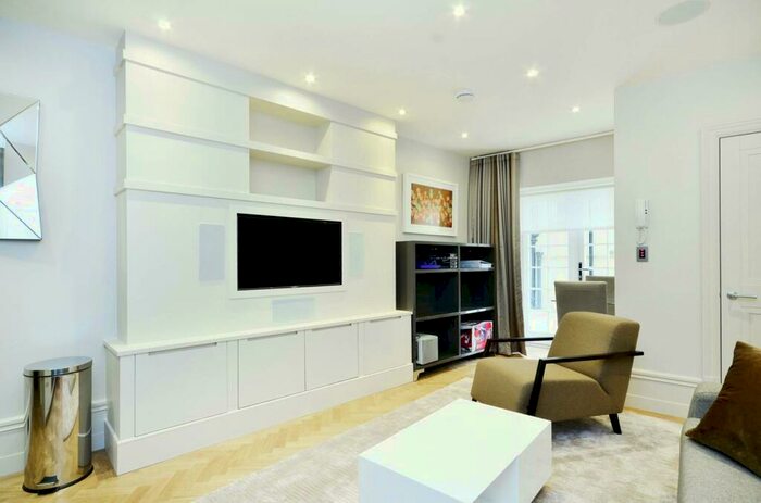 1 Bedroom Flat To Rent In Marylebone Road, Regent's Park, London, NW1