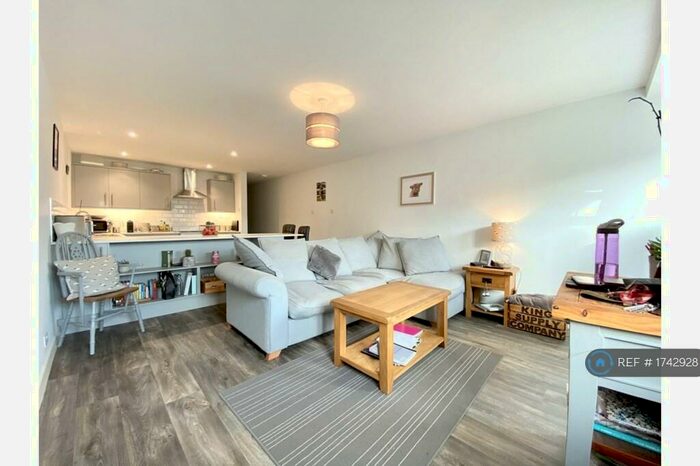 1 Bedroom Flat To Rent In Nortree Court, Melksham, SN12