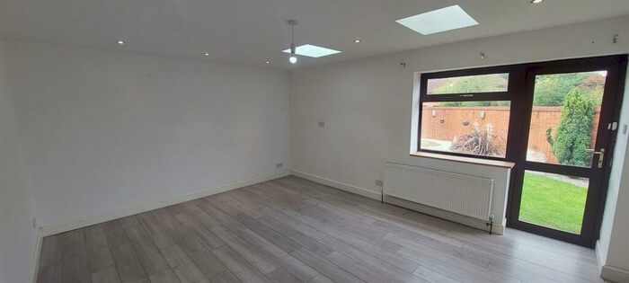 4 Bedroom Semi-Detached House To Rent In Thornleigh Dr, Orton Longueville, Peterborough, PE2