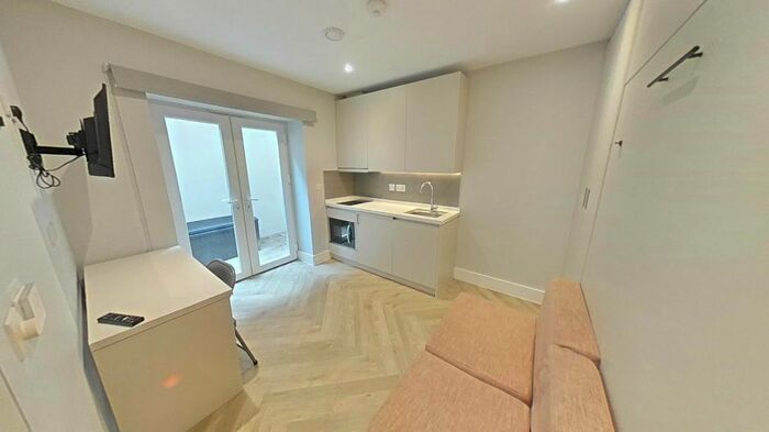 Studio To Rent In Freeland Road, London, W5