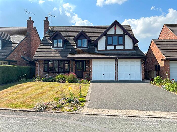 4 Bedroom Detached House For Sale In Silvergate Court, Congleton, CW12