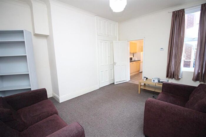 2 Bedroom Flat To Rent In Forsyth Road, Jesmond, Newcastle Upon Tyne, NE2