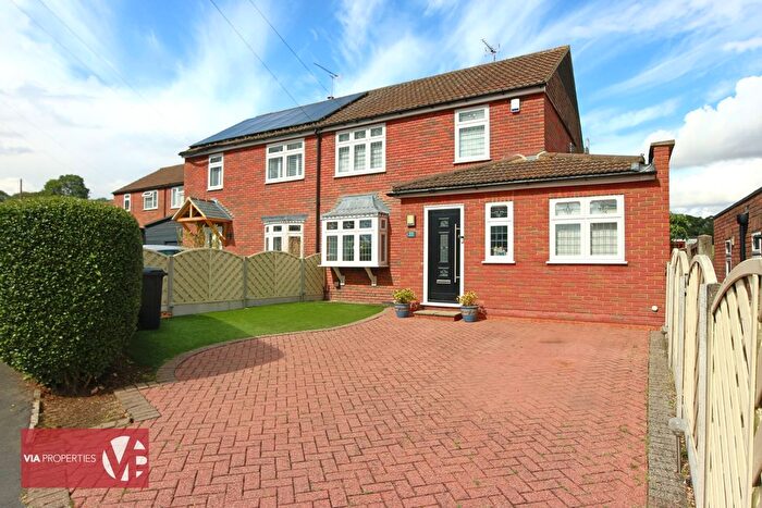 4 Bedroom Semi-Detached House For Sale In Palmers Grove, Nazeing, EN9