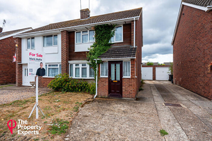 3 Bedroom Semi-Detached House For Sale In Hudson Road, Reading, RG5