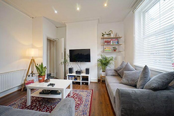 4 Bedroom Terraced House To Rent In Chapel Place, Leeds, LS6